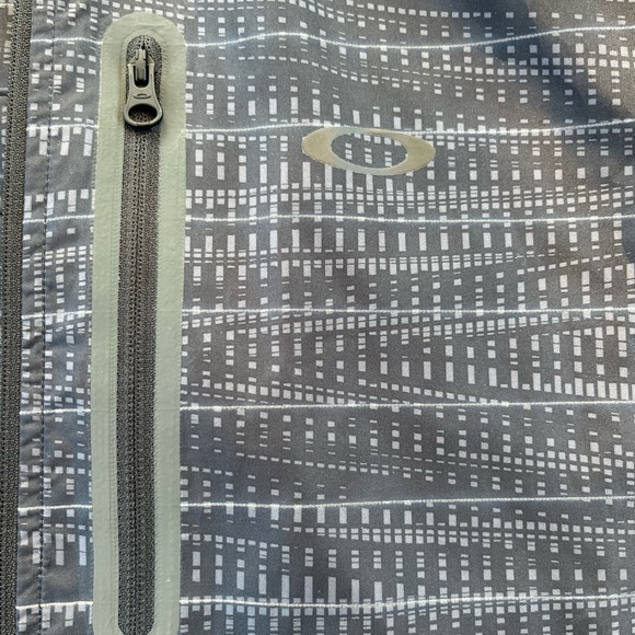 Oakley Windbreaker - Picture 2 of 3